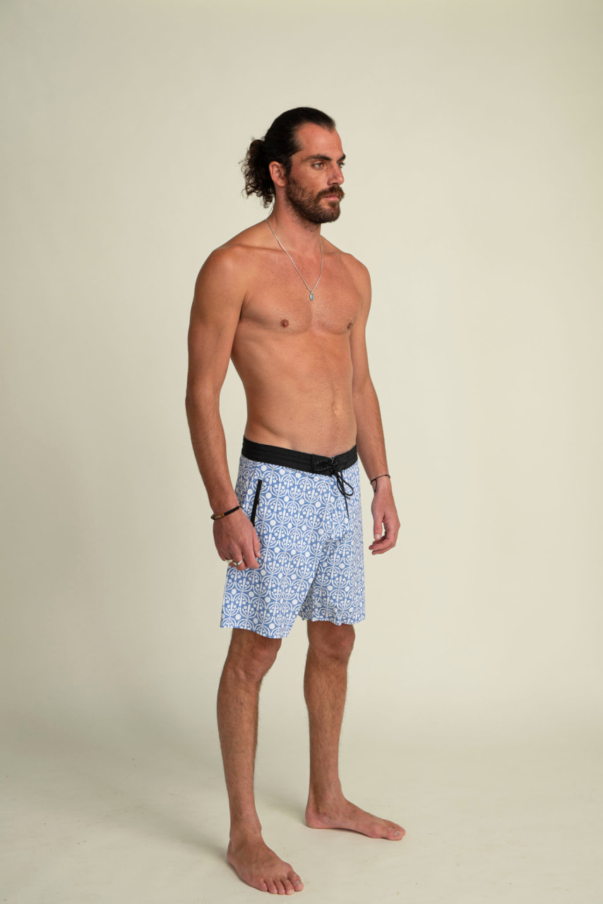 Futah - Short de Bain Bleu & Blanc Flora (2)