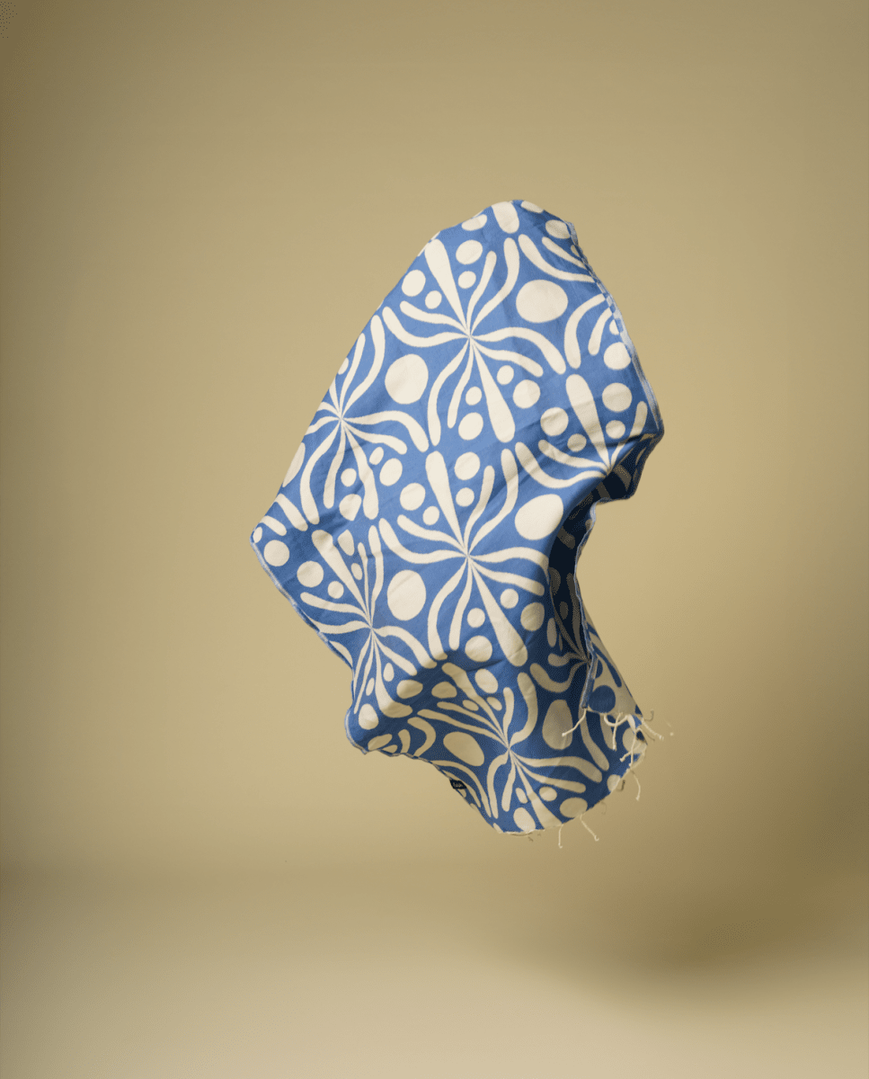 Futah - Flora Bleu et Blanc Serviette de Plage (1)