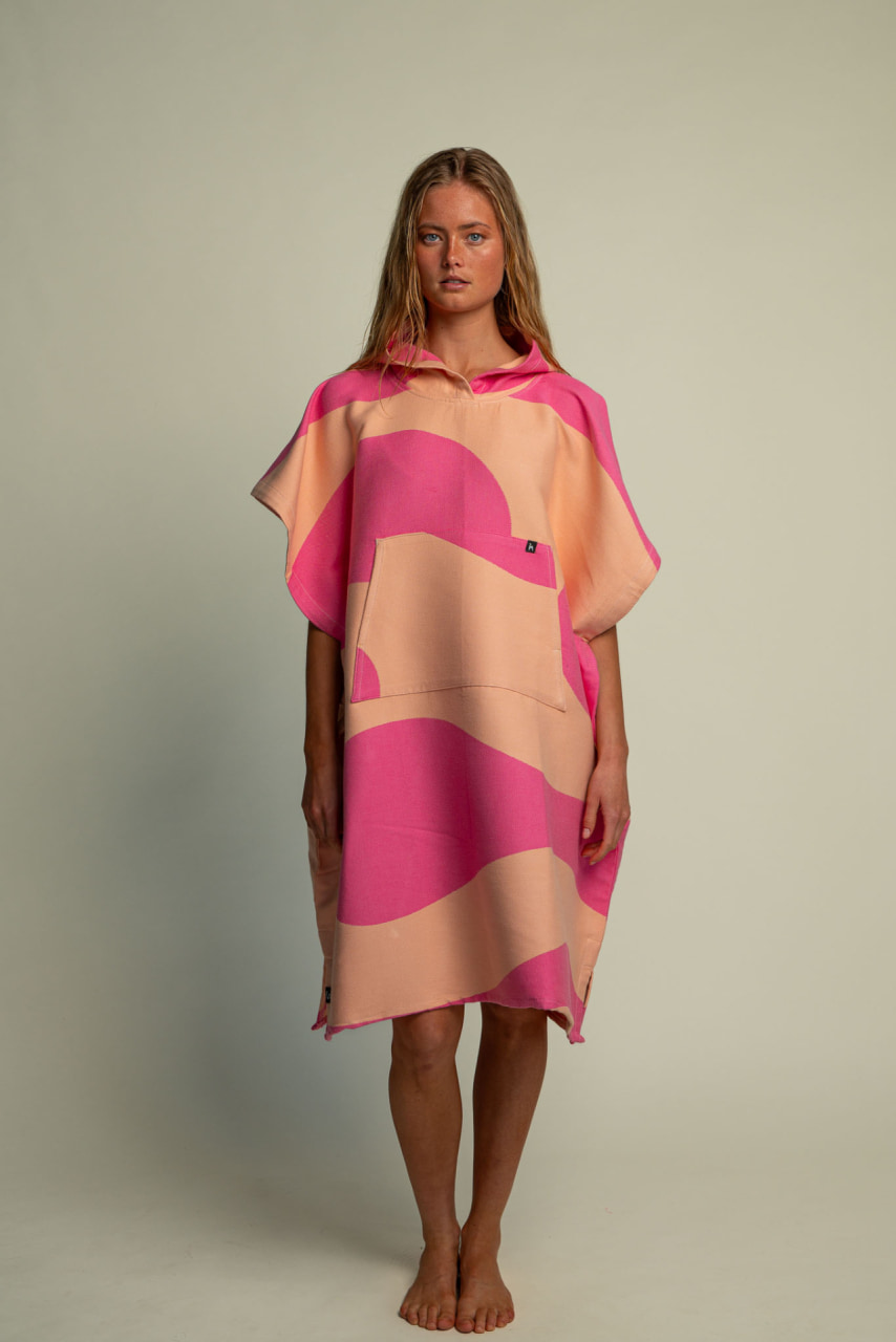 Futah - Poncho Aether Rose (1)