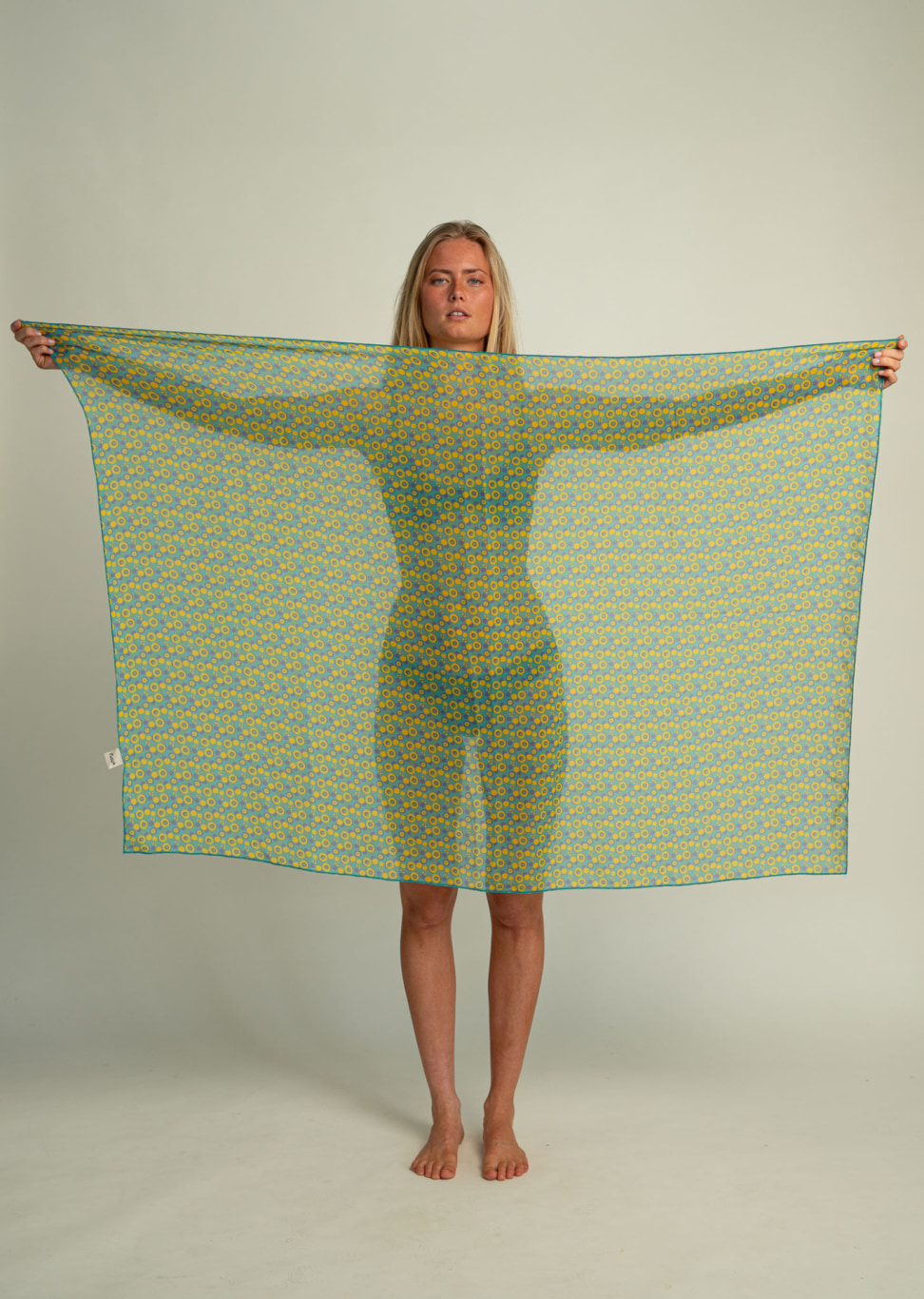 Futah - Pareo Vortex Jaune et Eau (1)